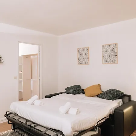 Contemporary 1bd Saint Lazare!