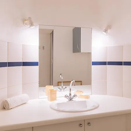 Contemporary 1bd Saint Lazare! Paris