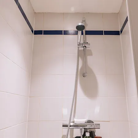Contemporary 1bd Saint Lazare! * Paris