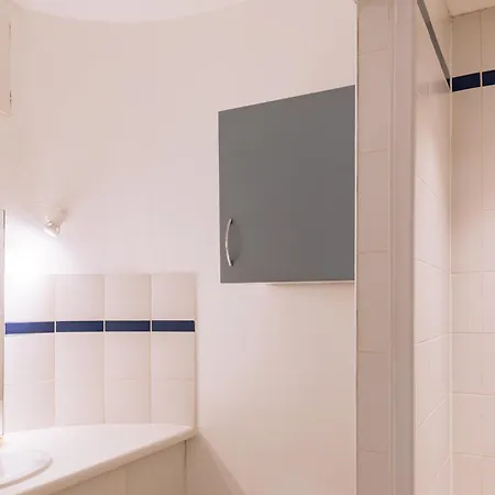 Contemporary 1bd Saint Lazare!